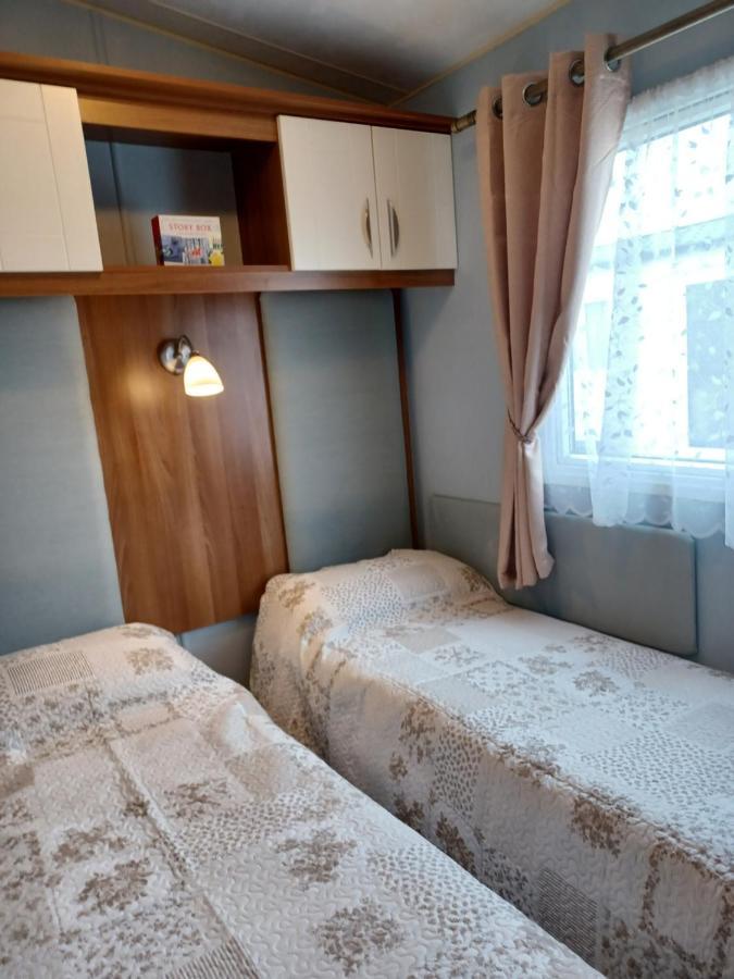 Vista Caravan Hire Seasalter Bagian luar foto