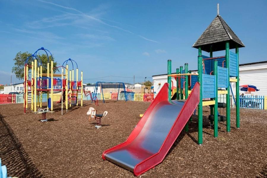 Vista Caravan Hire Seasalter Bagian luar foto